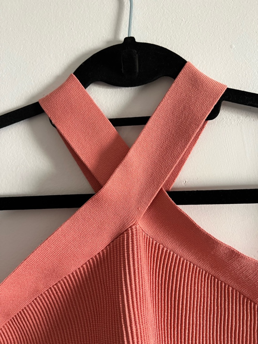 Babaton Coral Sculp Knit Criss Cross top - Picture 2 of 11